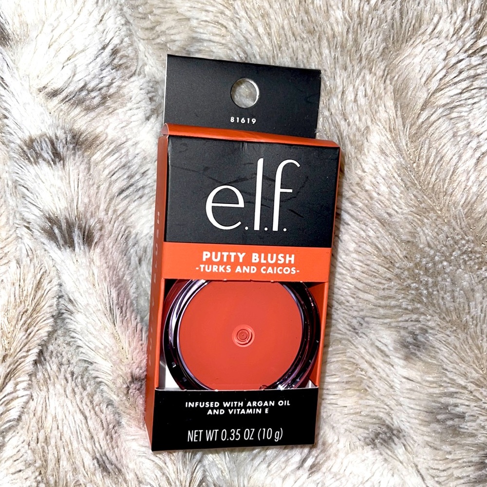 5/$25 🖤 Elf Putty Blush